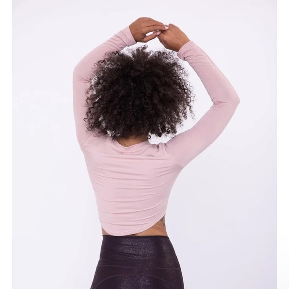New Mono B Long Sleeve Side Swoop Crop Top Color Rose Size Large - Picture 5 of 10